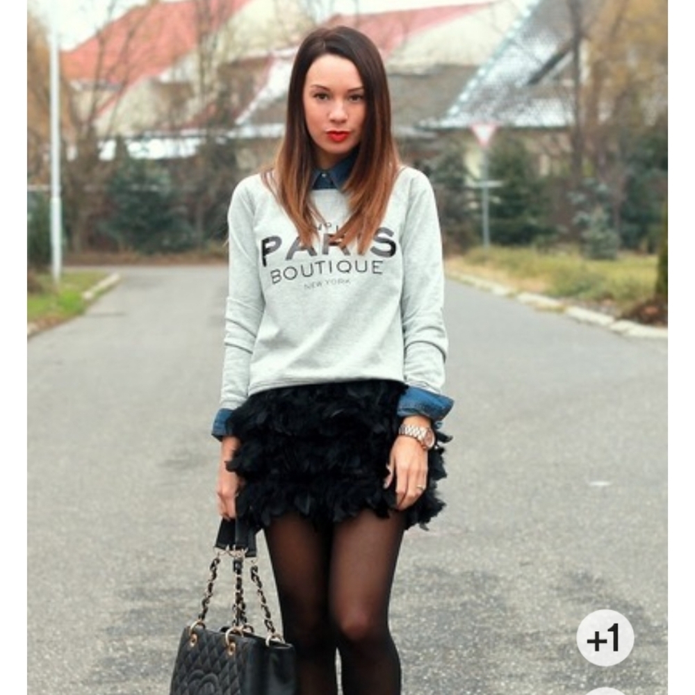 Mini feather skirt